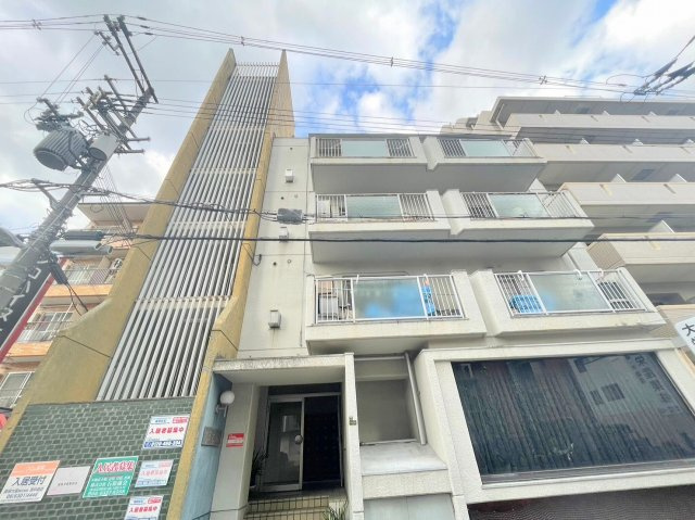 丸岡マンションの外観