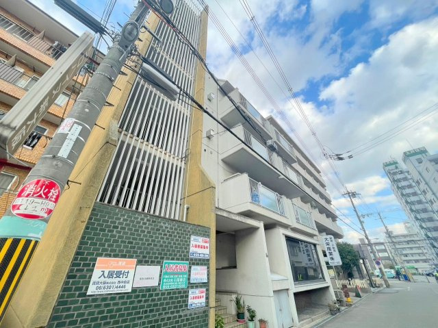 丸岡マンションの外観