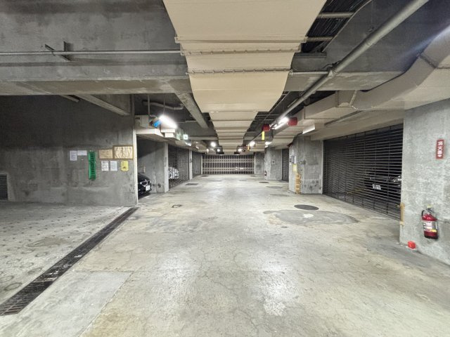 アルス音羽の駐車場