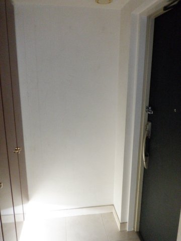 アクシルコート上野の玄関