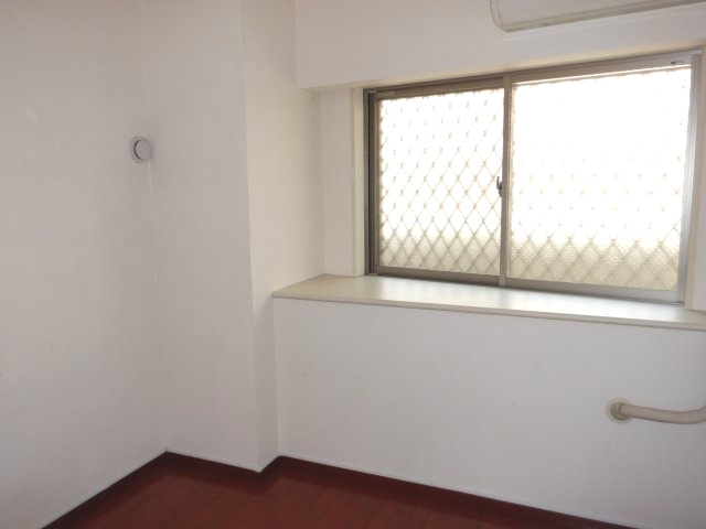 アクシルコート上野の洋室