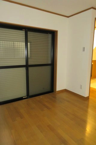 東大阪市新上小阪　中古一戸建の洋室