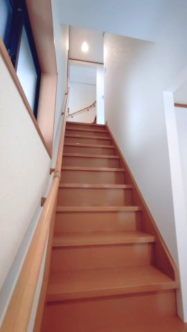 東大阪市新上小阪　中古一戸建の内装|1階から2階