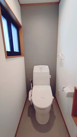 東大阪市新上小阪　中古一戸建のトイレ