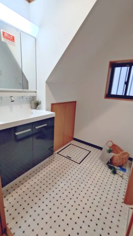 東大阪市新上小阪　中古一戸建の脱衣所