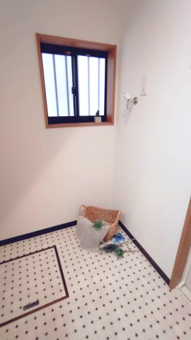 東大阪市新上小阪　中古一戸建のランドリースペース