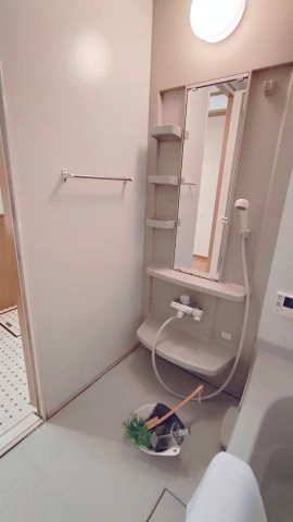 東大阪市新上小阪　中古一戸建の浴室