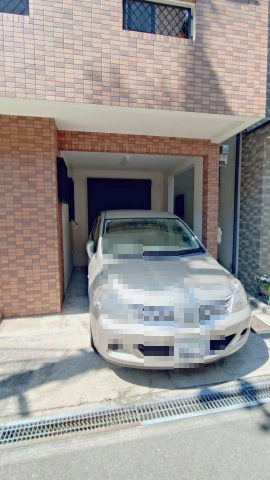 東大阪市新上小阪　中古一戸建の駐車場