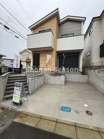 【外観】 | 建物外観堂々完成いたしました！実際に見学し、納得のマイホームを手に入れましょう。