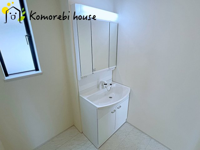 上尾市原市　第5期　新築一戸建て　Aの独立洗面台|独立洗面台です