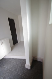 【収納】 | 【仲介手数料無料！！】稲城市坂浜4丁目　新築戸建て（全3棟）1号棟　5099万円 | 土間収納があるので、ゴルフバックなど長いものを置いておけます。