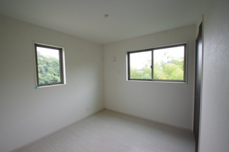 【洋室】 | 【仲介手数料無料！！】稲城市坂浜4丁目　新築戸建て（全3棟）1号棟　5099万円 | 2階洋室5.2帖