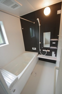 【浴室】 | 【仲介手数料無料！！】稲城市坂浜4丁目　新築戸建て（全3棟）1号棟　5099万円