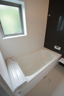 【浴室】 | 【仲介手数料無料！！】稲城市坂浜4丁目　新築戸建て（全3棟）1号棟　5099万円