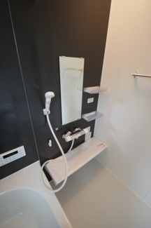 【浴室】 | 【仲介手数料無料！！】稲城市坂浜4丁目　新築戸建て（全3棟）1号棟　5099万円