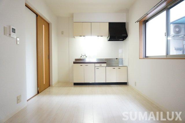 熊本市中央区黒髪１丁目の賃貸マンションの居間・リビング