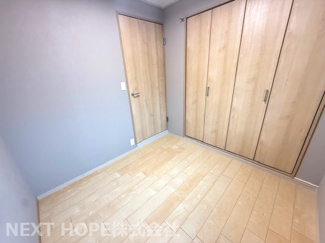 【洋室】 | メゾンローズ塚口 | 洋室4.5帖です♪大きなクローゼットも設けられております！！たくさんのお洋服・小物が収納できます！！