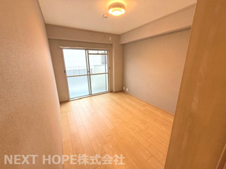 【洋室】 | メゾンローズ塚口 | バルコニーに面した洋室６帖です♪明るく開放的な室内です！！