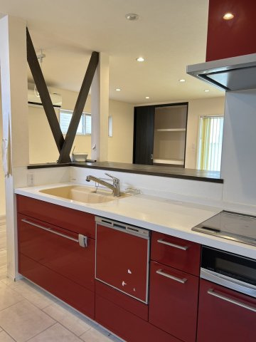 賀露町西4LDK中古住宅の独立洗面台