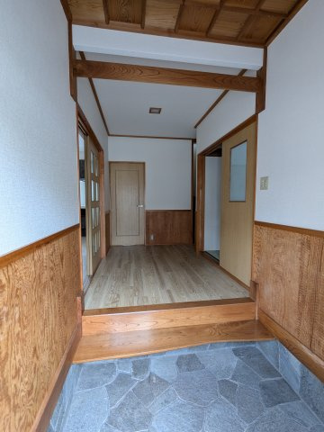 岩出市中黒・中古戸建・116008の玄関