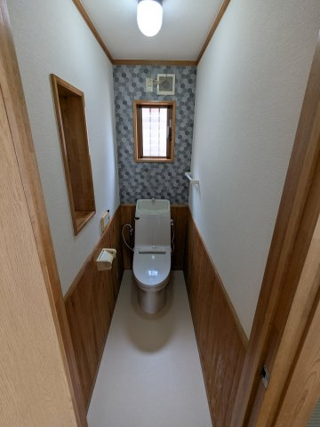 岩出市中黒・中古戸建・116008のトイレ