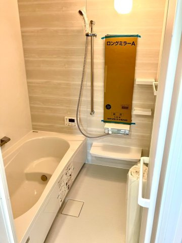 ファミリータウン津森②の浴室|ゆったりとしていて、足を伸ばして入れます。