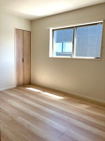 ファミリータウン津森②の洋室