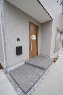 【エントランス】 | 【仲介手数料無料！！】稲城市坂浜4丁目　新築戸建て（全3棟）2号棟　4599万円