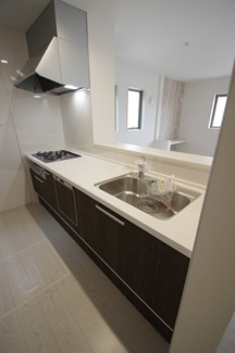 【キッチン】 | 【仲介手数料無料！！】稲城市坂浜4丁目　新築戸建て（全3棟）2号棟　4599万円