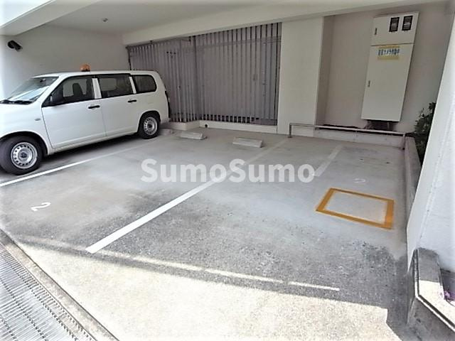 エス・キュート御影の駐車場