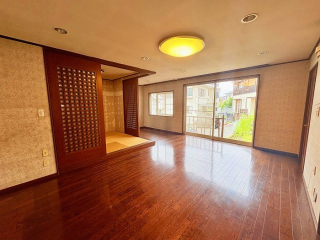 名古屋市緑区滝ノ水４丁目の居間・リビング