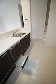 【キッチン】 | 【仲介手数料無料！！】稲城市坂浜4丁目　新築戸建て（全3棟）3号棟　4999万円