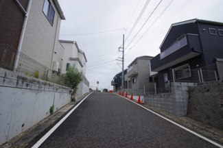 【前面道路含む現地写真】