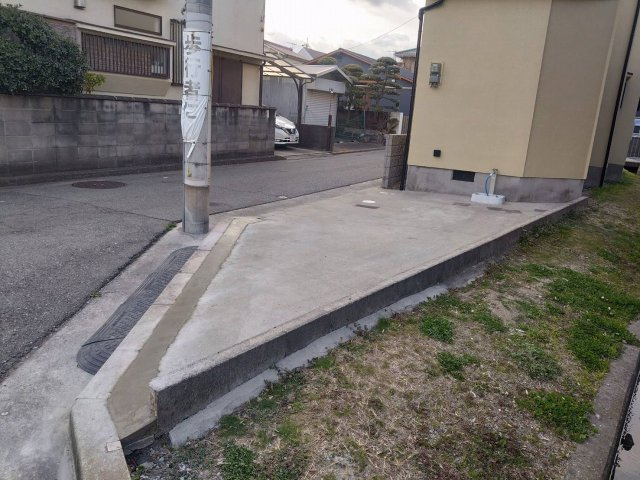 江井ヶ島貸家の駐車場