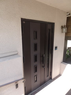 【玄関】 | 宝塚市中筋山手2丁目11の14　中古一戸建て