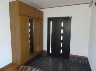 【玄関】 | 宝塚市中筋山手2丁目11の14　中古一戸建て