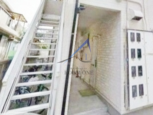 ファミーユ鶴見のエントランス|エントランスです。