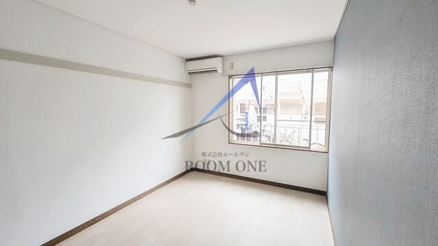 ファミーユ鶴見の居間・リビング|洋室のお部屋です。