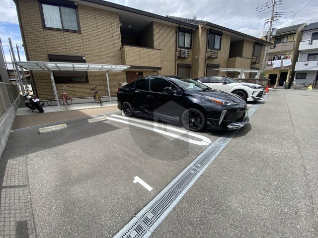 クイーンセレニティの駐車場