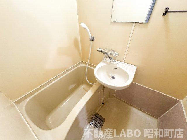 ジョイフルミサキの浴室