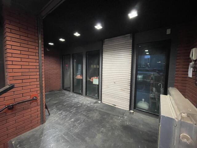 石井ビルのエントランス| 