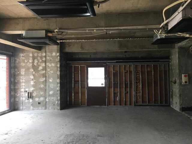 石井ビルのエントランス| 