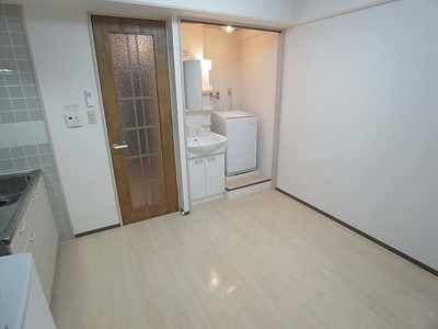 【内装】 | パルメゾン北町 | ダイニングスペース、テーブルも置ける広さ有ります