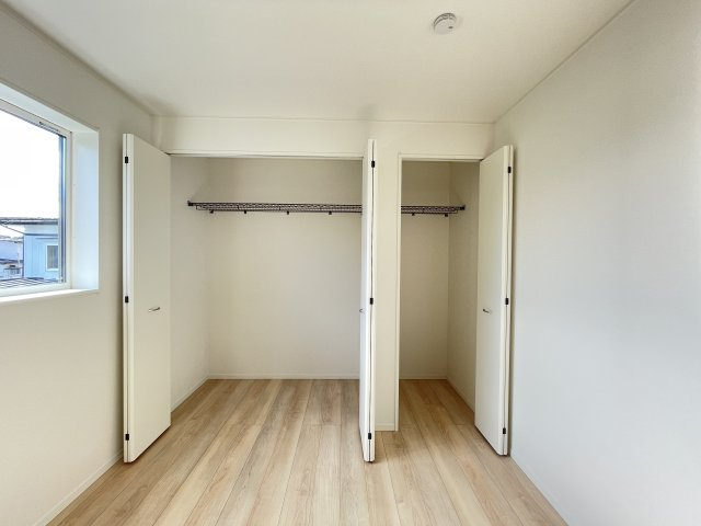 クレイドルガーデン八戸市桜ケ丘 第12 1号棟の洋室