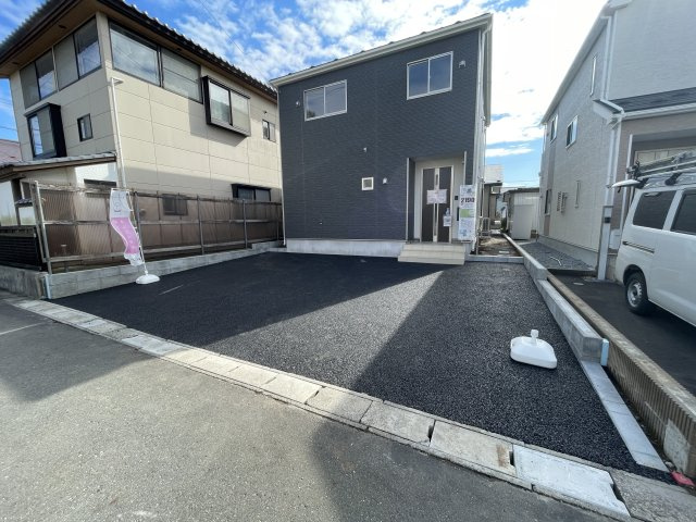 クレイドルガーデン八戸市桜ケ丘 第12 1号棟の駐車場