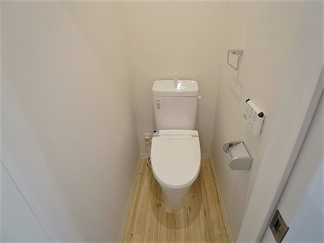 ＶＩＬＬＡ神戸北町のトイレ|温水洗浄便座付きのトイレ