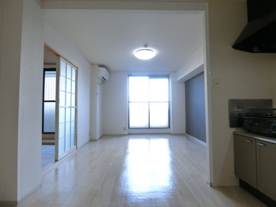 【居間・リビング】 | ヴァンベールしののめ　B棟