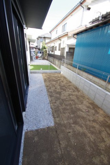 【庭】 | 【仲介手数料無料！！】府中市浅間町4丁目　新築戸建て（全2棟）2号棟　5599万円
