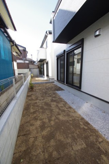 【庭】 | 【仲介手数料無料！！】府中市浅間町4丁目　新築戸建て（全2棟）2号棟　5599万円