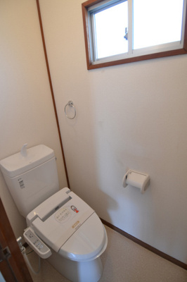 【トイレ】 | 赤津ハイツ | 温水洗浄暖房機能便座・窓あり